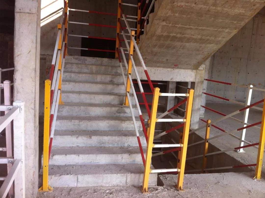 平舆县工地楼梯护栏